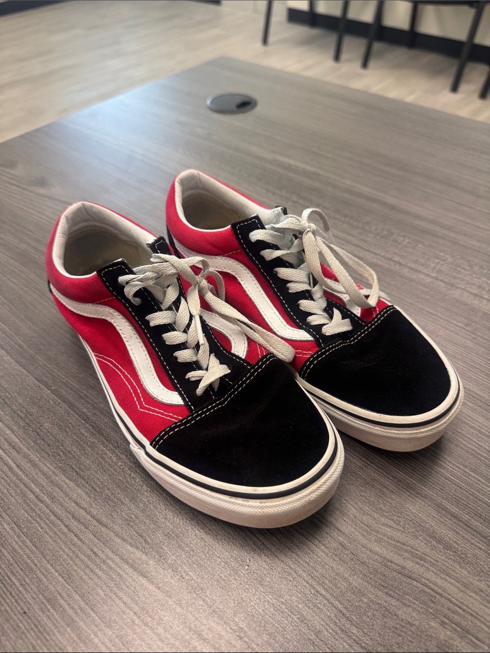 Vans Red and Black Low-Top Skate Shoes women’s 7.5